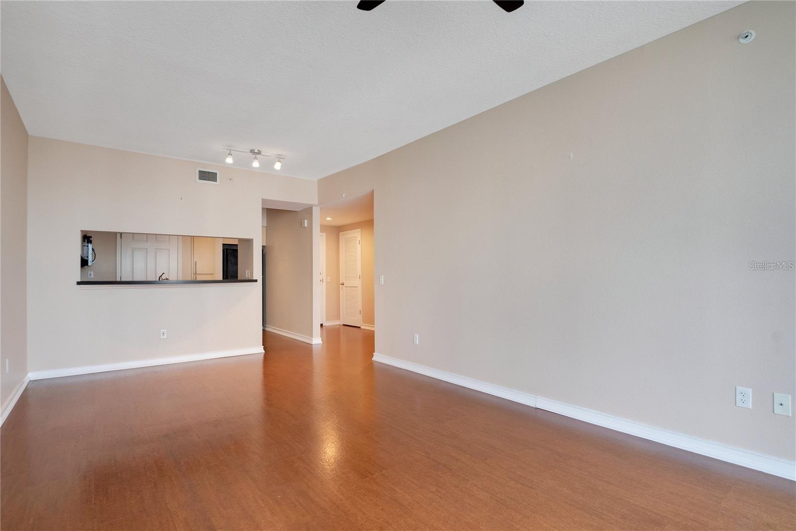 Image 8 of 38 For 322 Central Boulevard 1214
