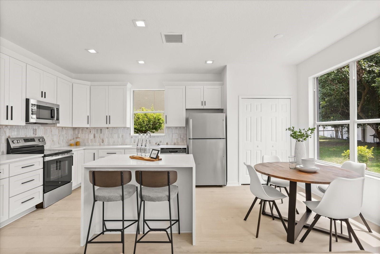 Image 3 of 34 For 14927 Faversham Circle