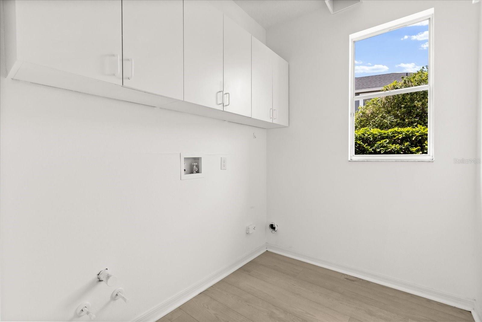 Image 33 of 34 For 14927 Faversham Circle