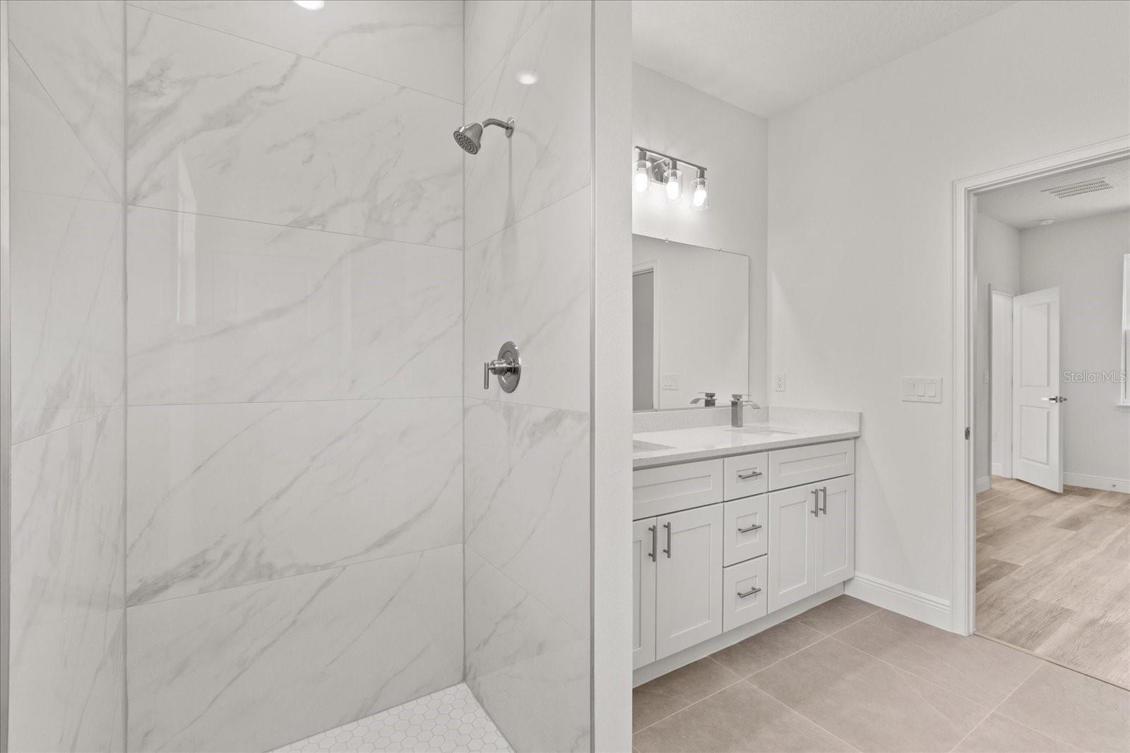 Listing photo id 19 for 3863 Galleon Street