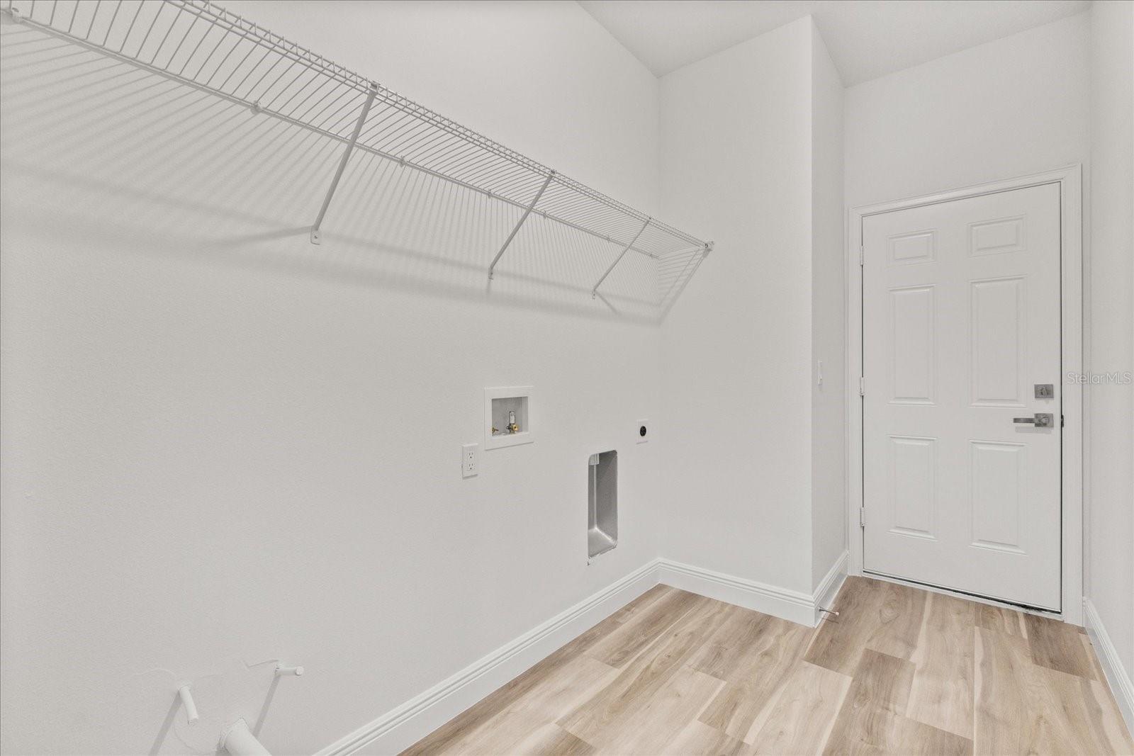 Listing photo id 20 for 3863 Galleon Street