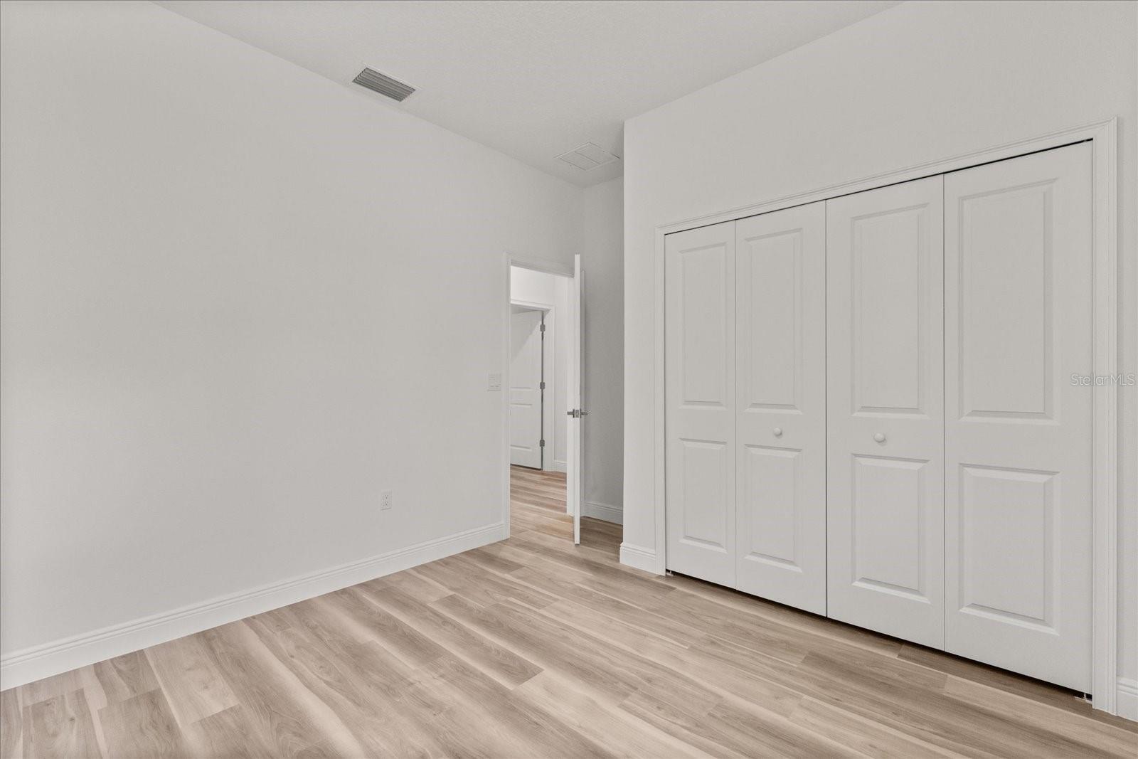 Listing photo id 27 for 3863 Galleon Street