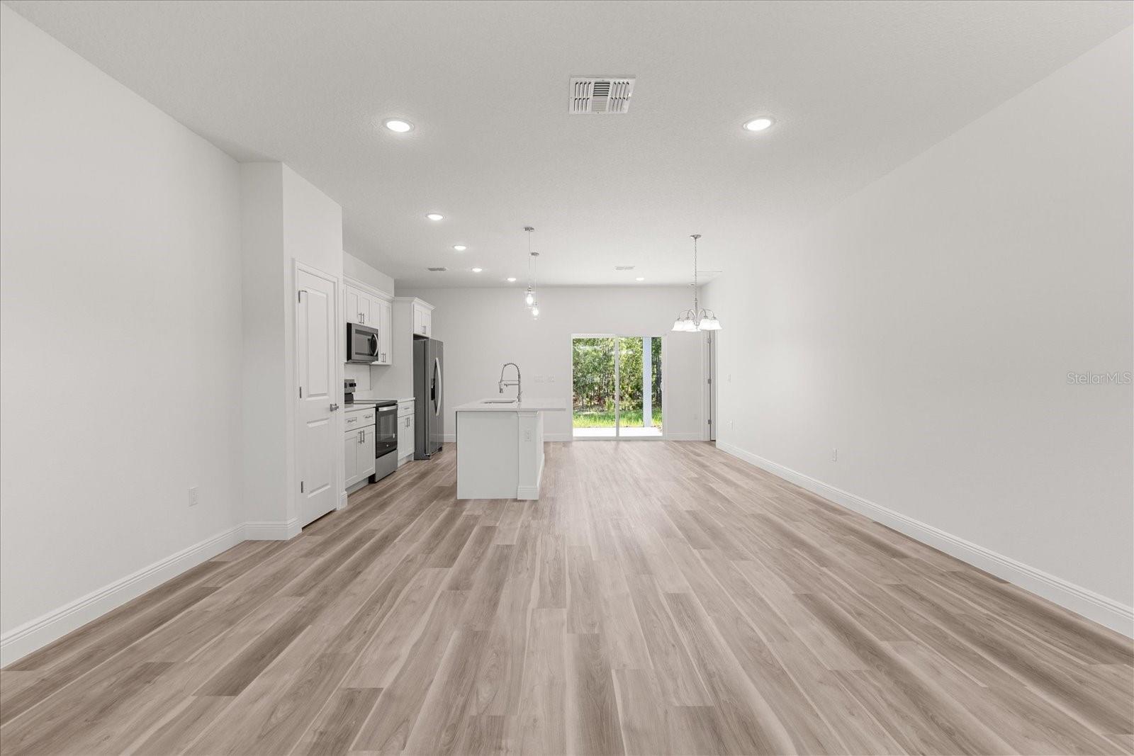 Listing photo id 4 for 3863 Galleon Street
