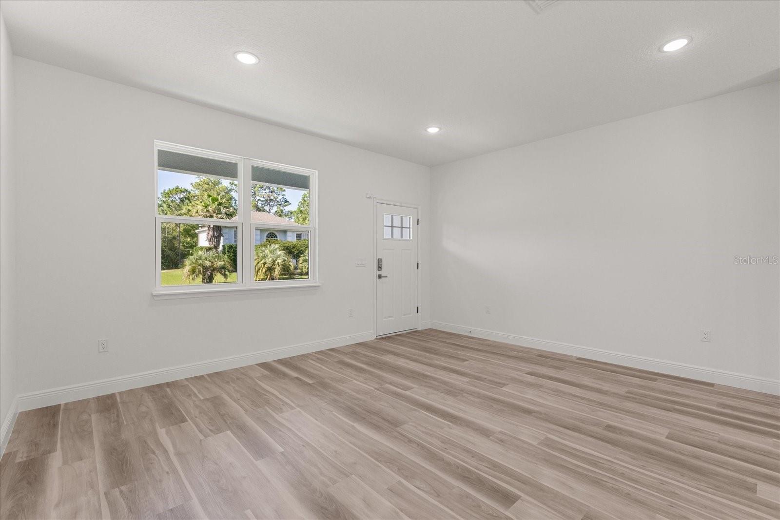 Listing photo id 6 for 3863 Galleon Street