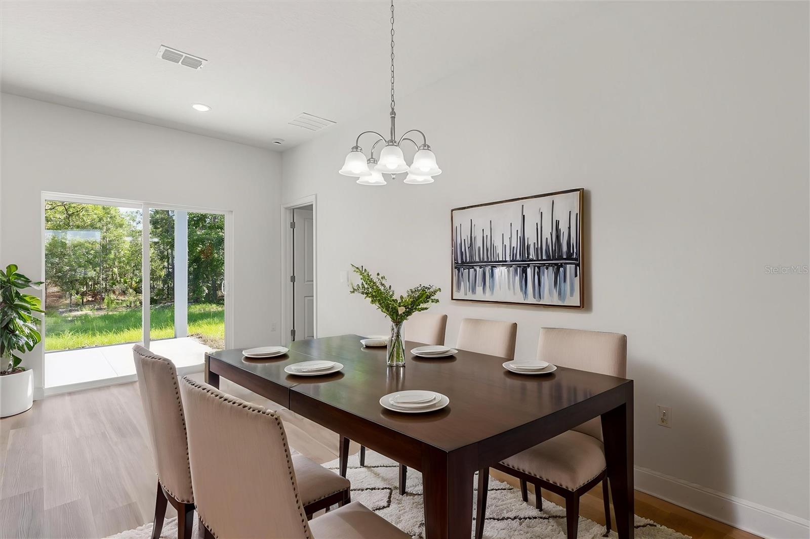 Listing photo id 7 for 3863 Galleon Street