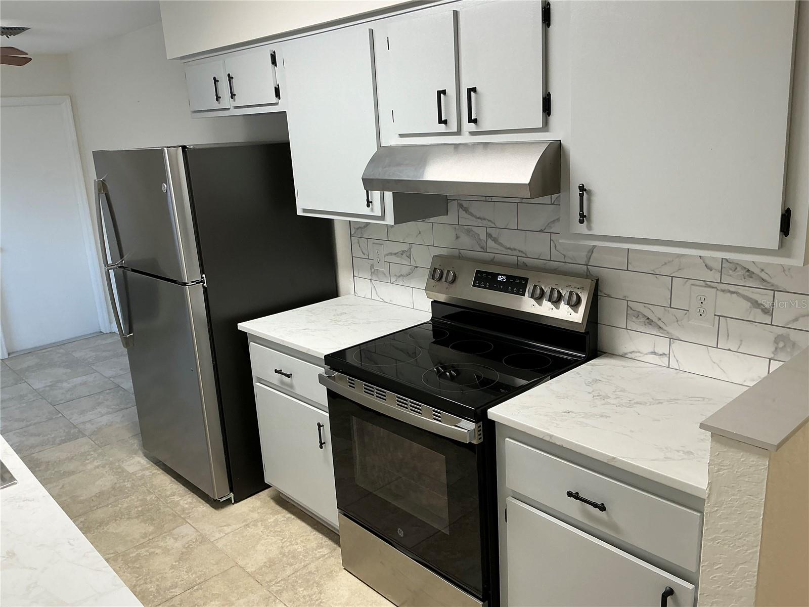Image 18 of 49 For 15144 27th Ct Court