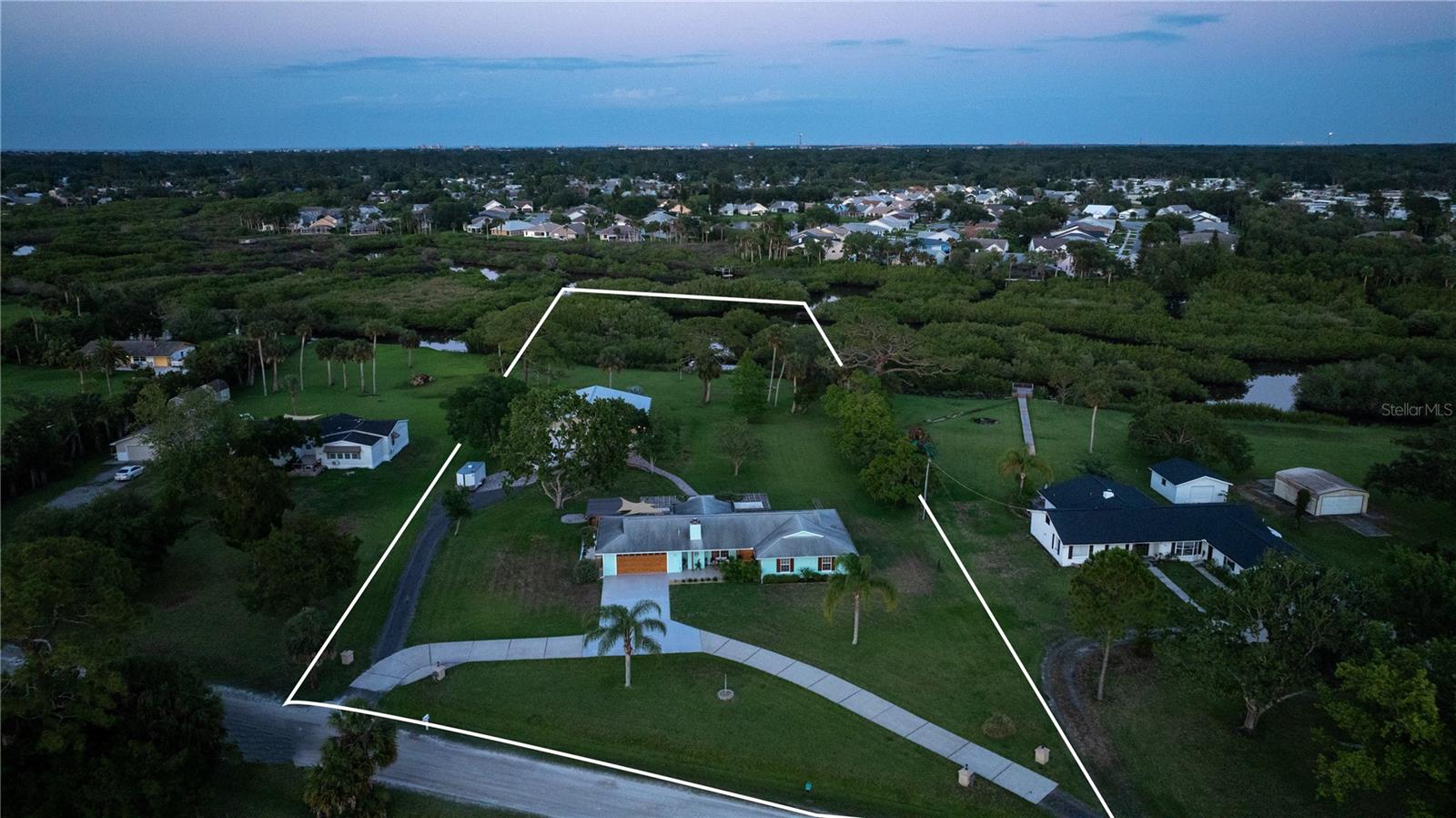 Image 3 of 52 For 775 Bay Drive