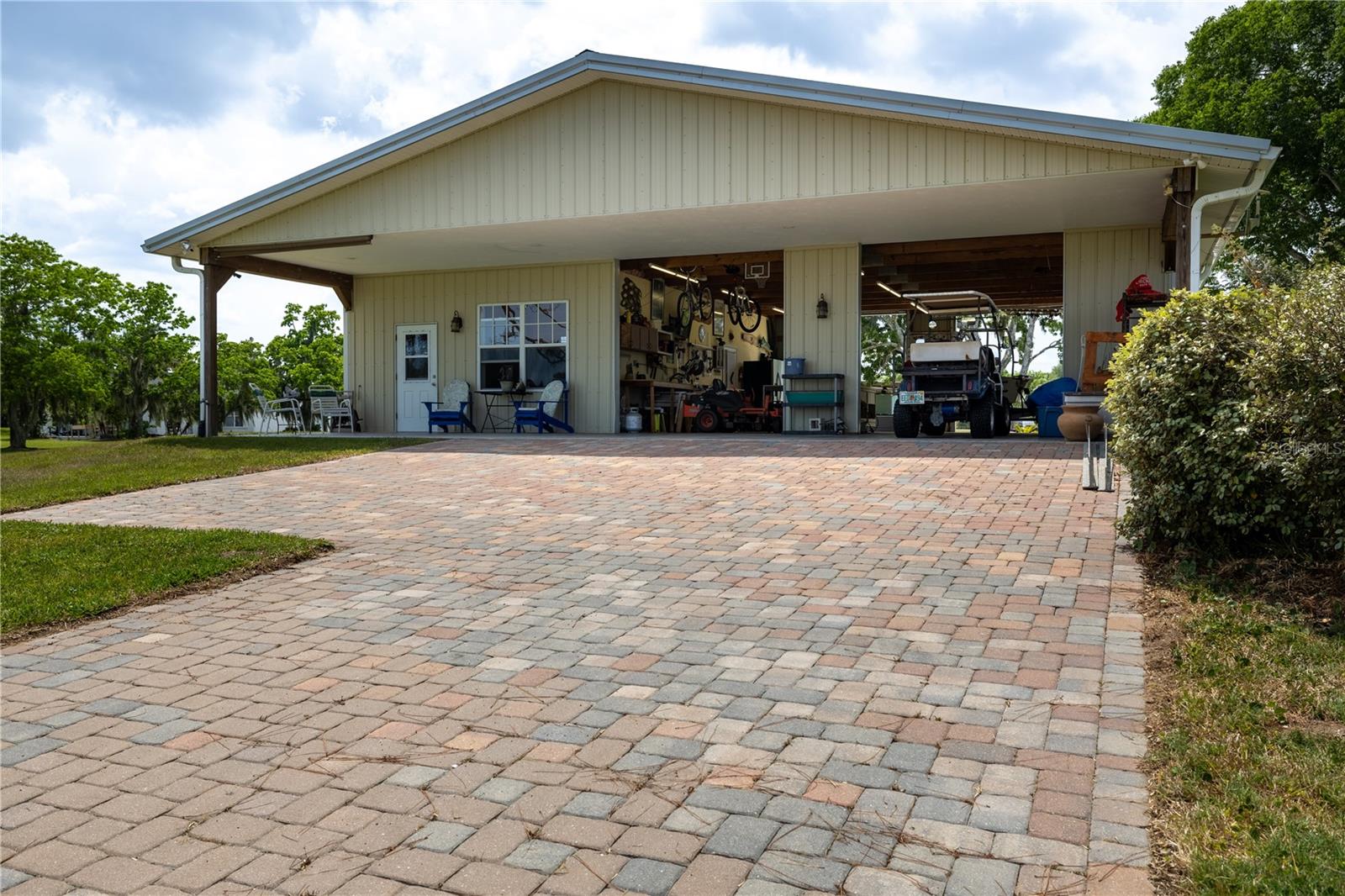 Image 33 of 52 For 775 Bay Drive