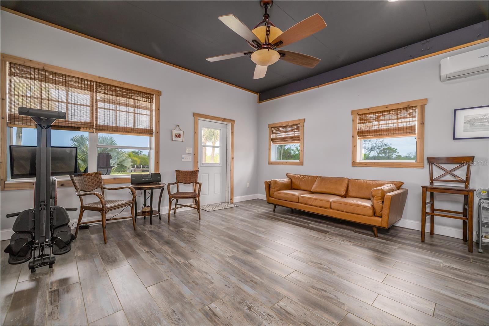 Image 36 of 52 For 775 Bay Drive