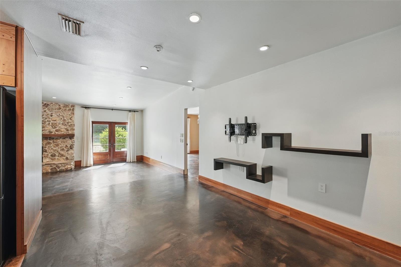 Image 10 of 44 For 6327 Ridgeberry Drive