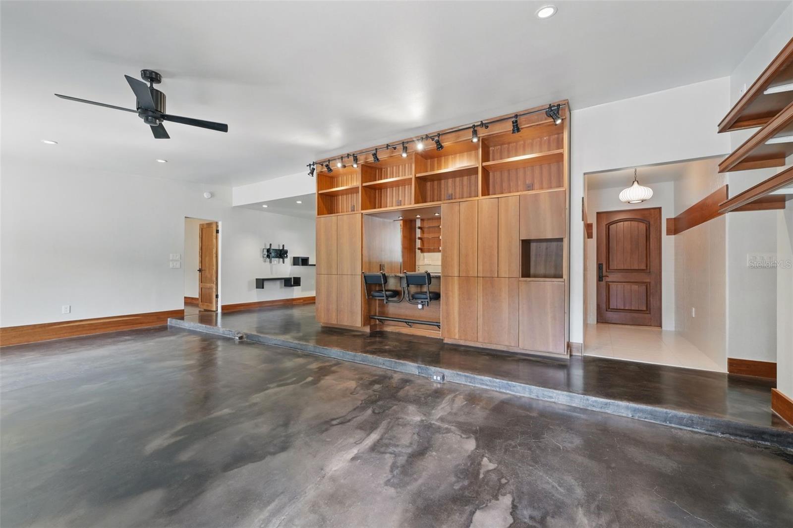 Image 6 of 44 For 6327 Ridgeberry Drive