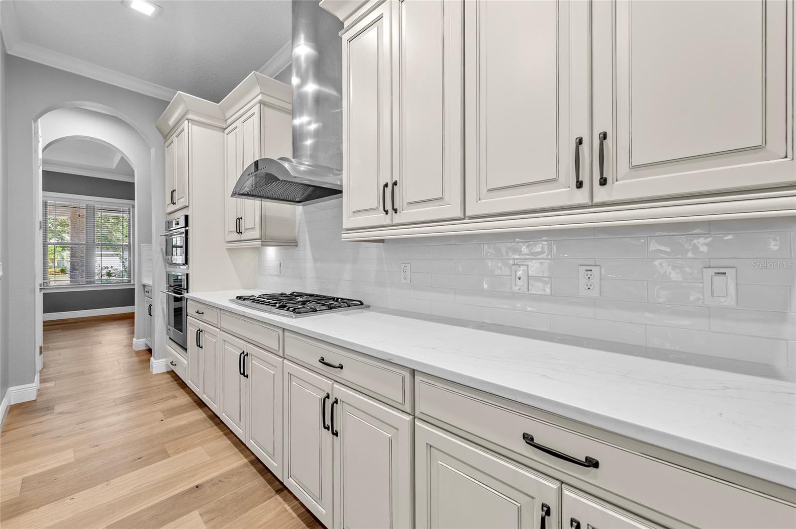 Image 12 of 48 For 808 Sherbourne Circle