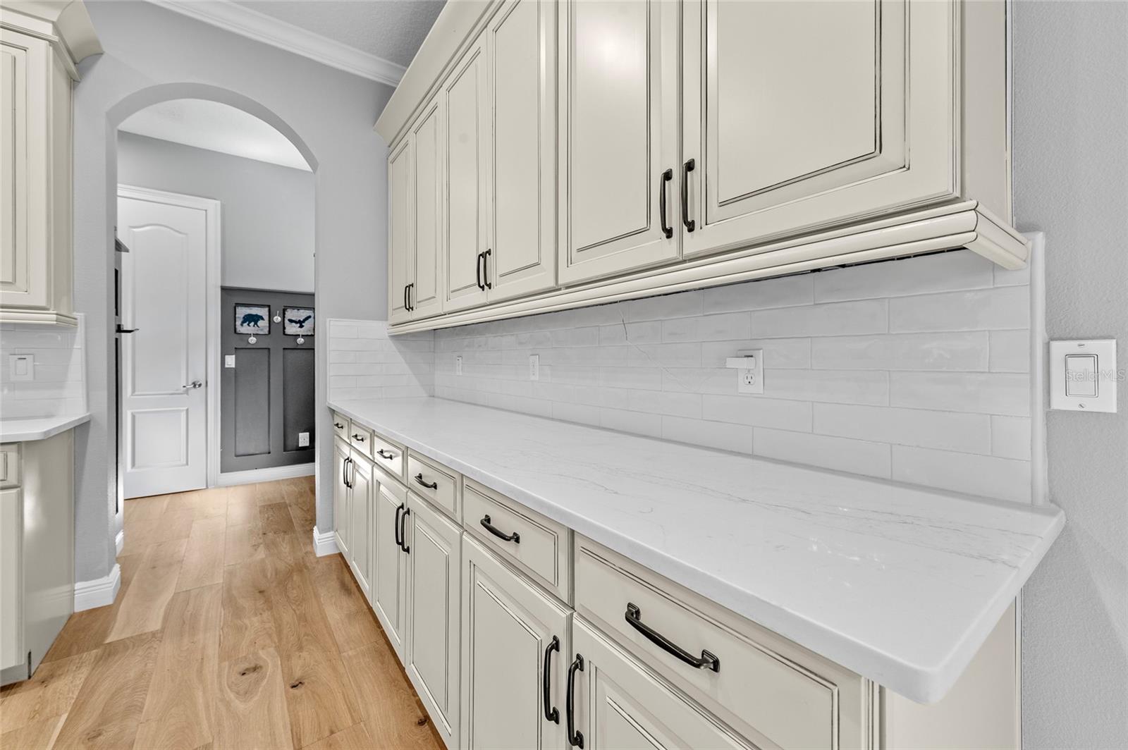 Image 14 of 48 For 808 Sherbourne Circle