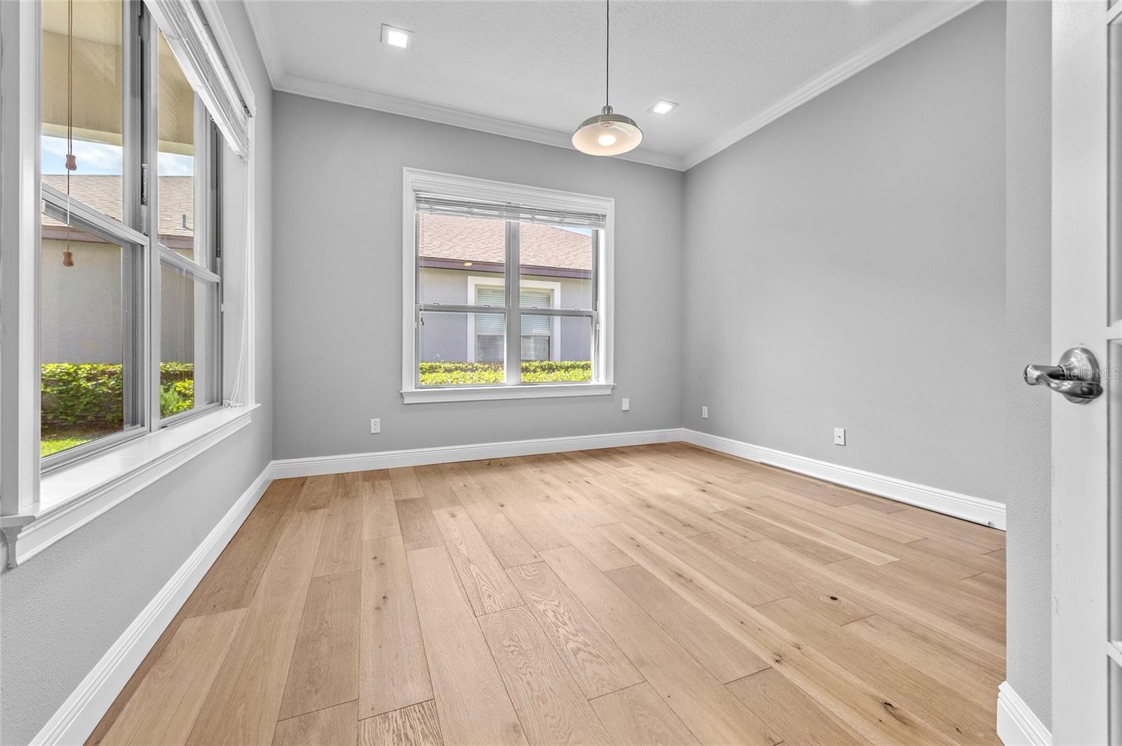 Image 17 of 48 For 808 Sherbourne Circle