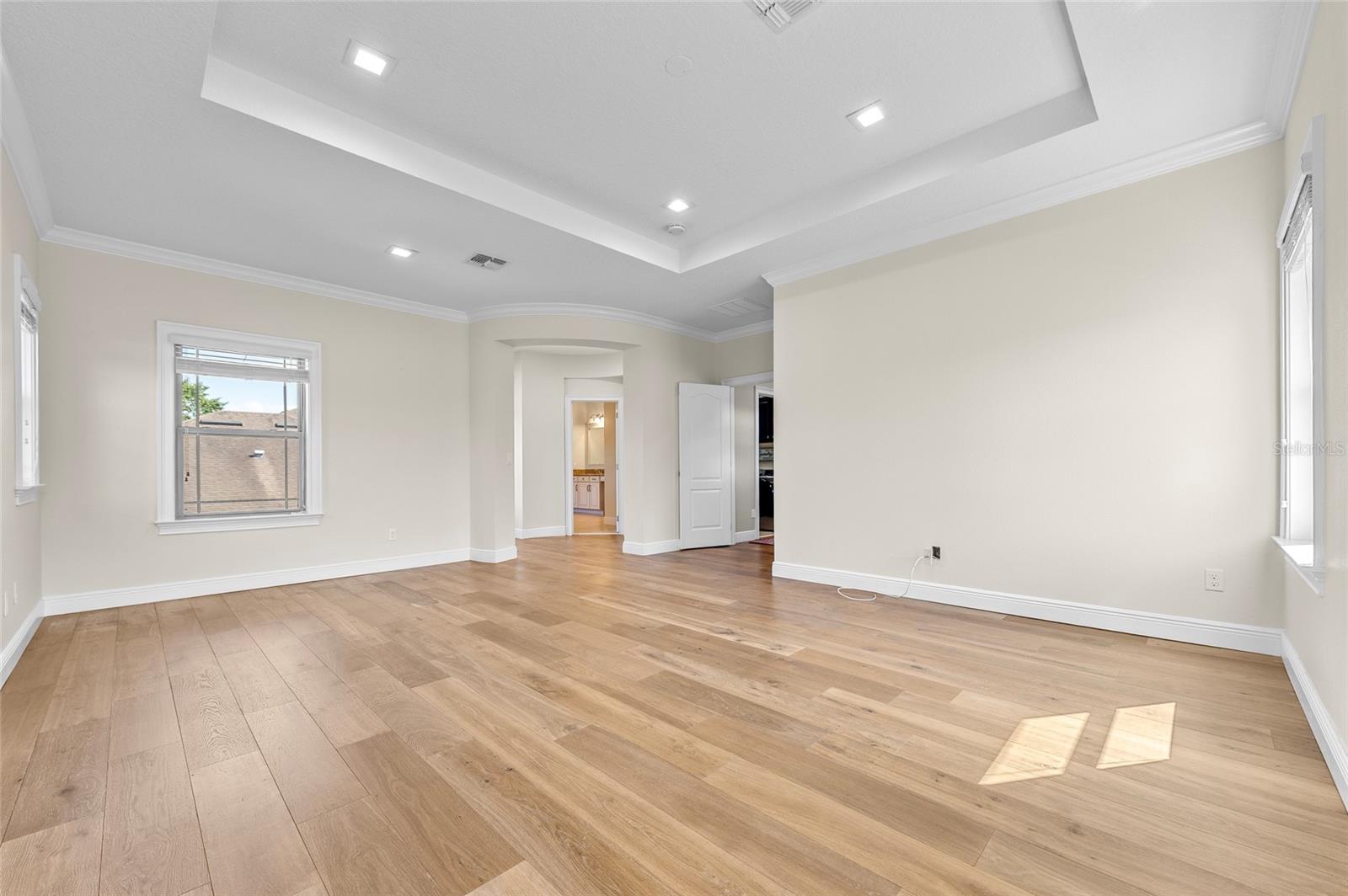 Image 24 of 48 For 808 Sherbourne Circle
