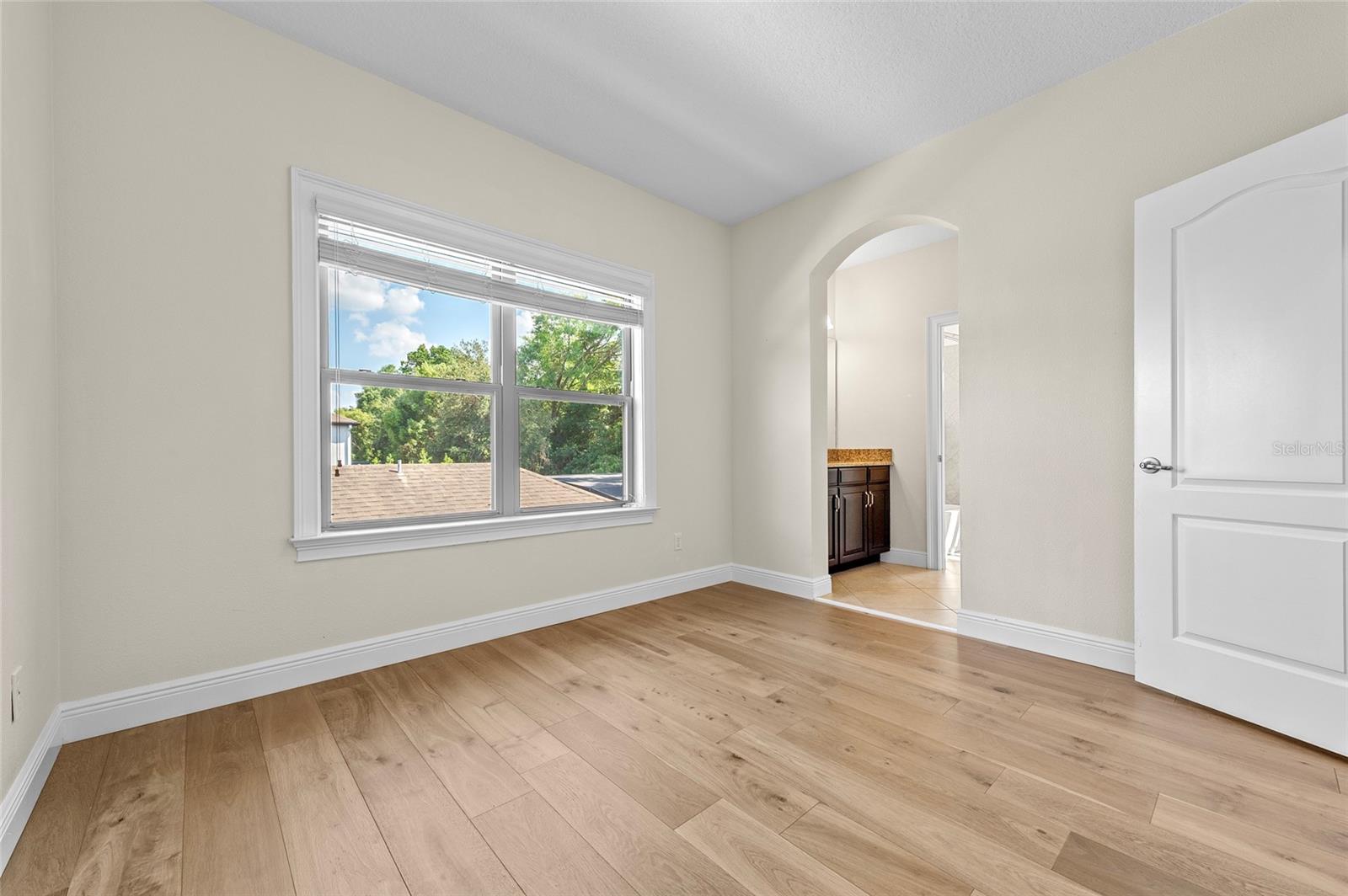 Image 26 of 48 For 808 Sherbourne Circle