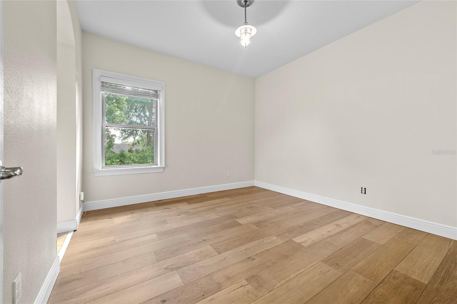 Image 30 of 48 For 808 Sherbourne Circle