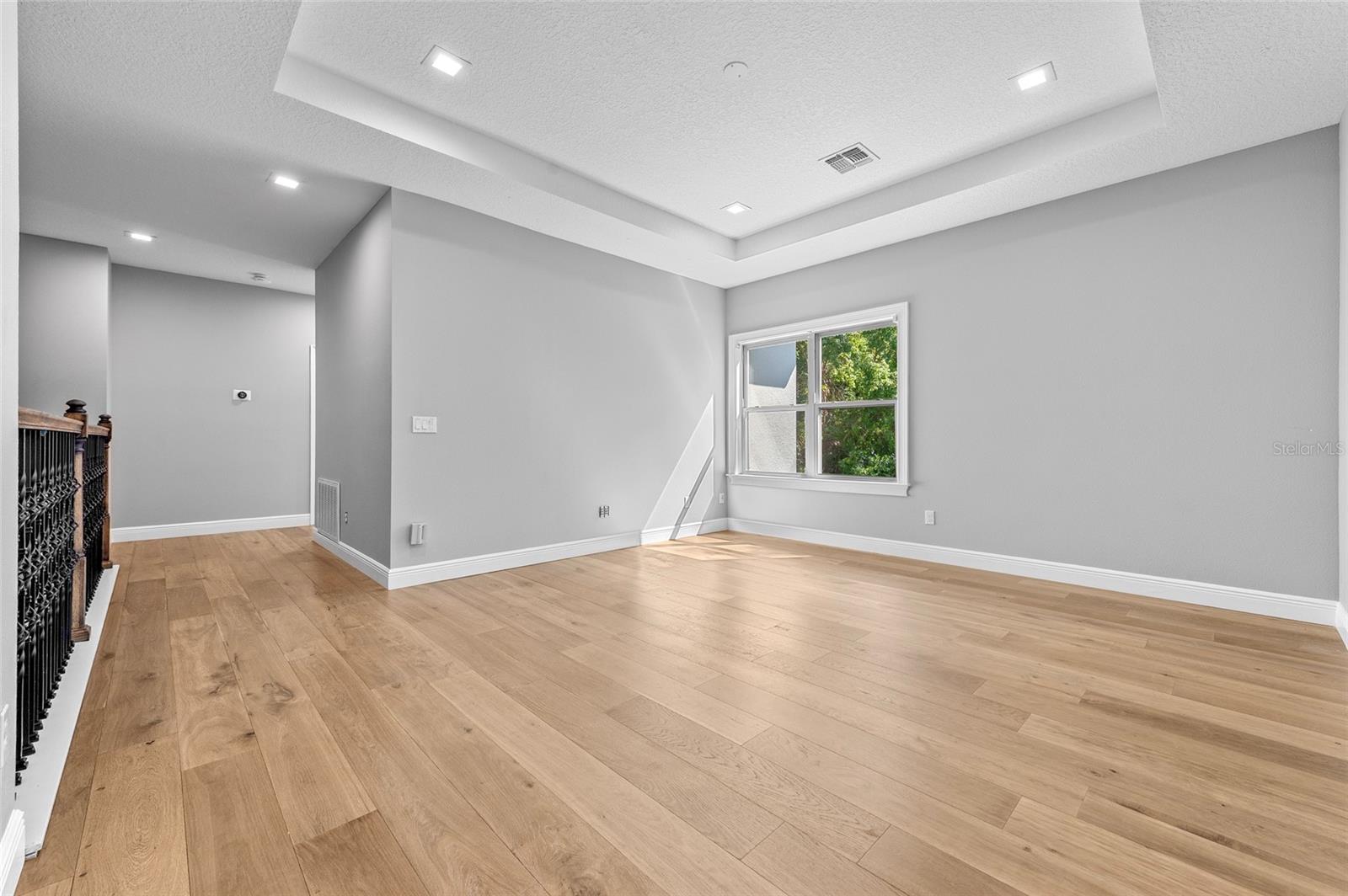 Image 32 of 48 For 808 Sherbourne Circle