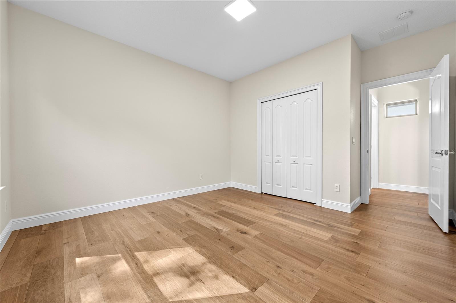 Image 35 of 48 For 808 Sherbourne Circle