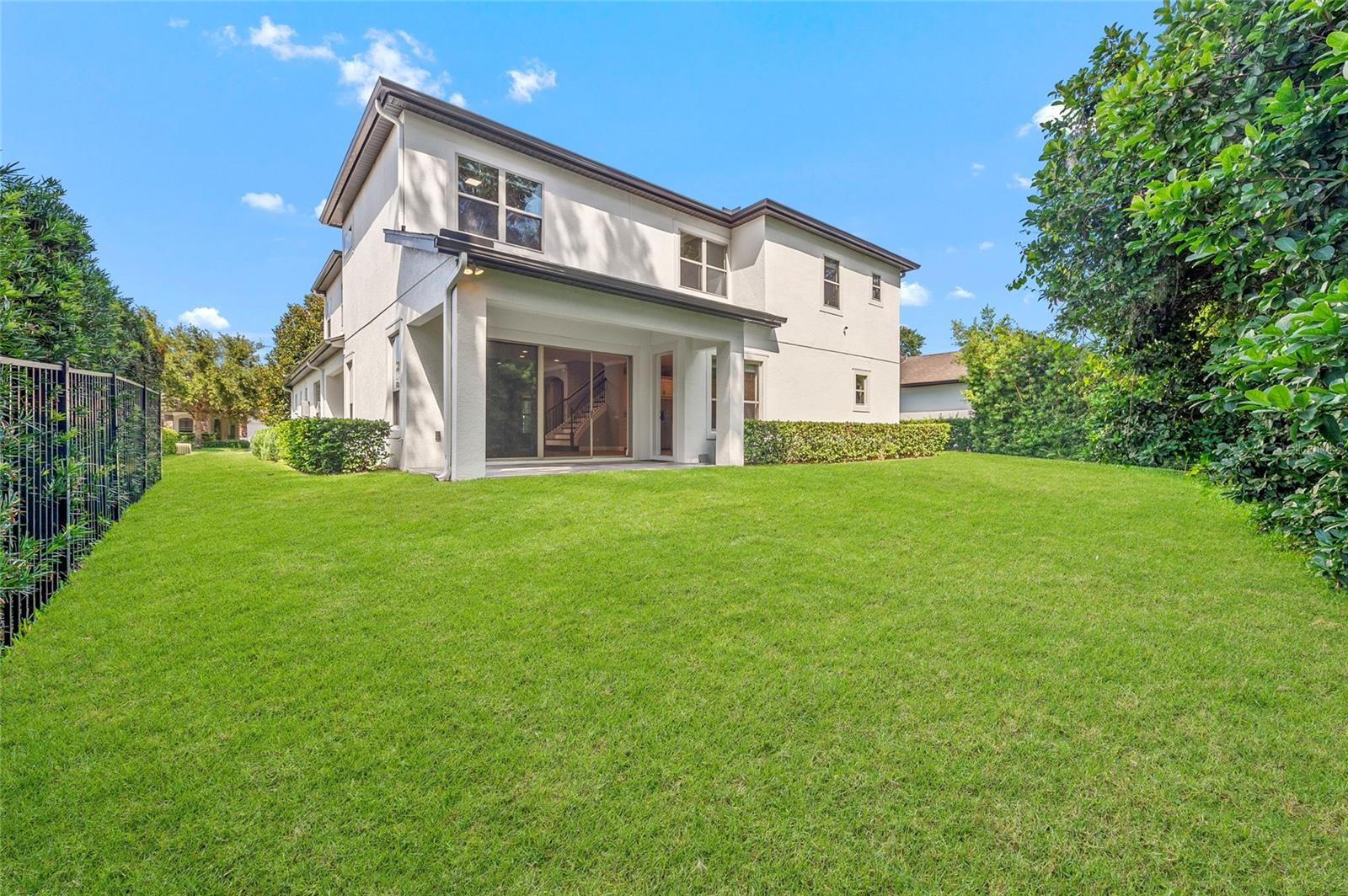 Image 41 of 48 For 808 Sherbourne Circle