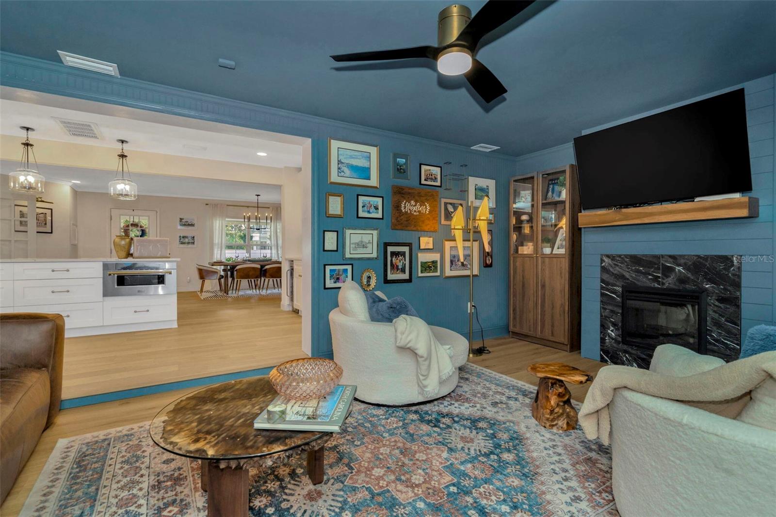 Listing photo id 12 for 709 Himes Avenue