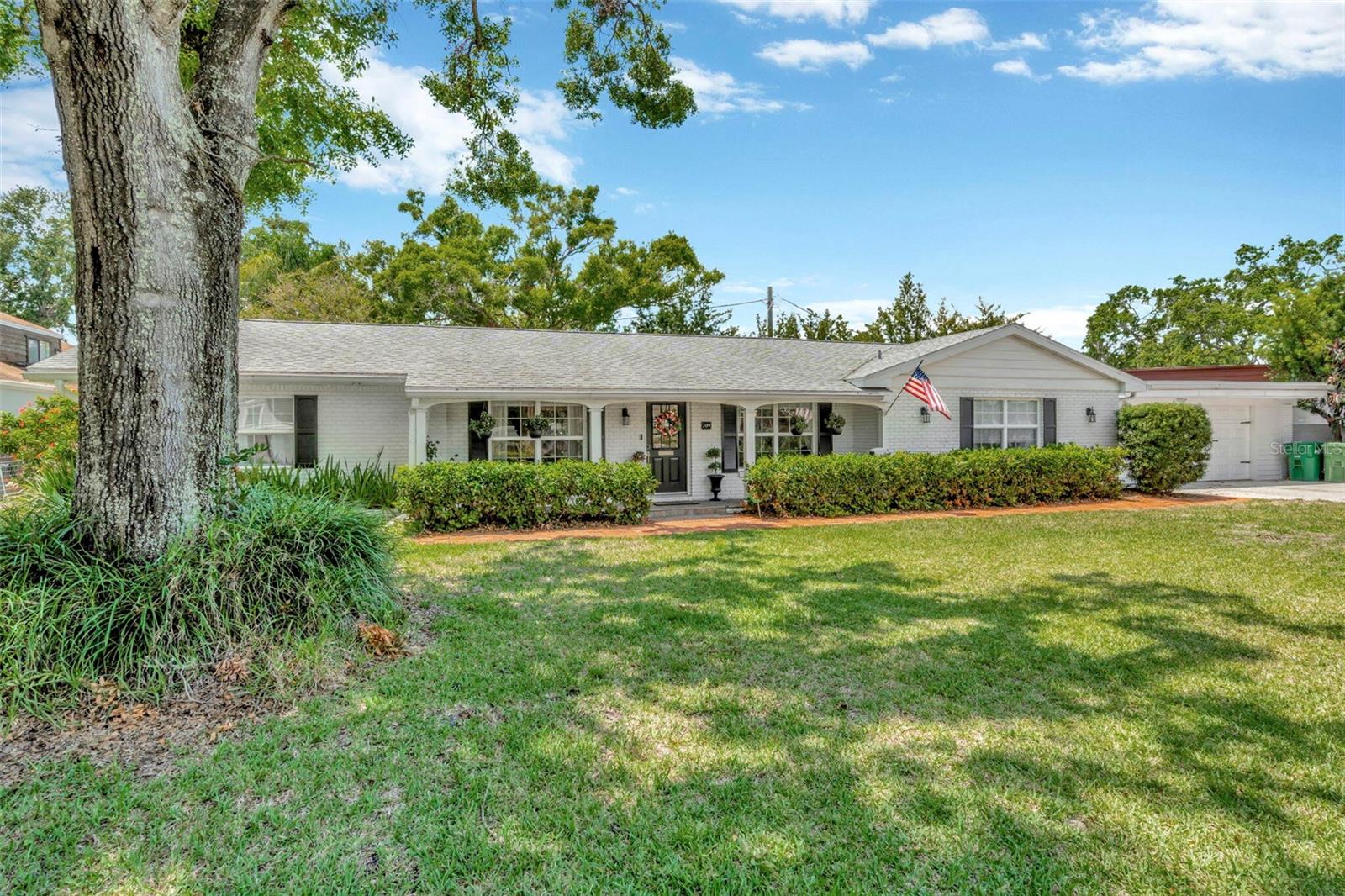 Listing photo id 0 for 709 Himes Avenue