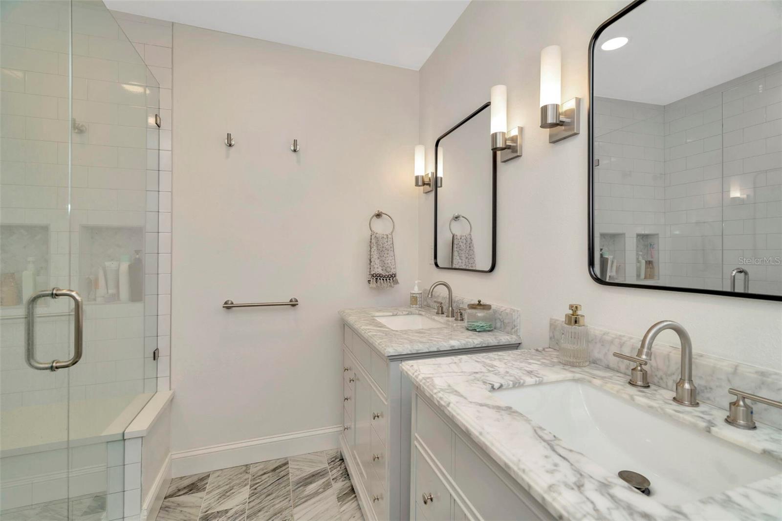 Listing photo id 24 for 709 Himes Avenue