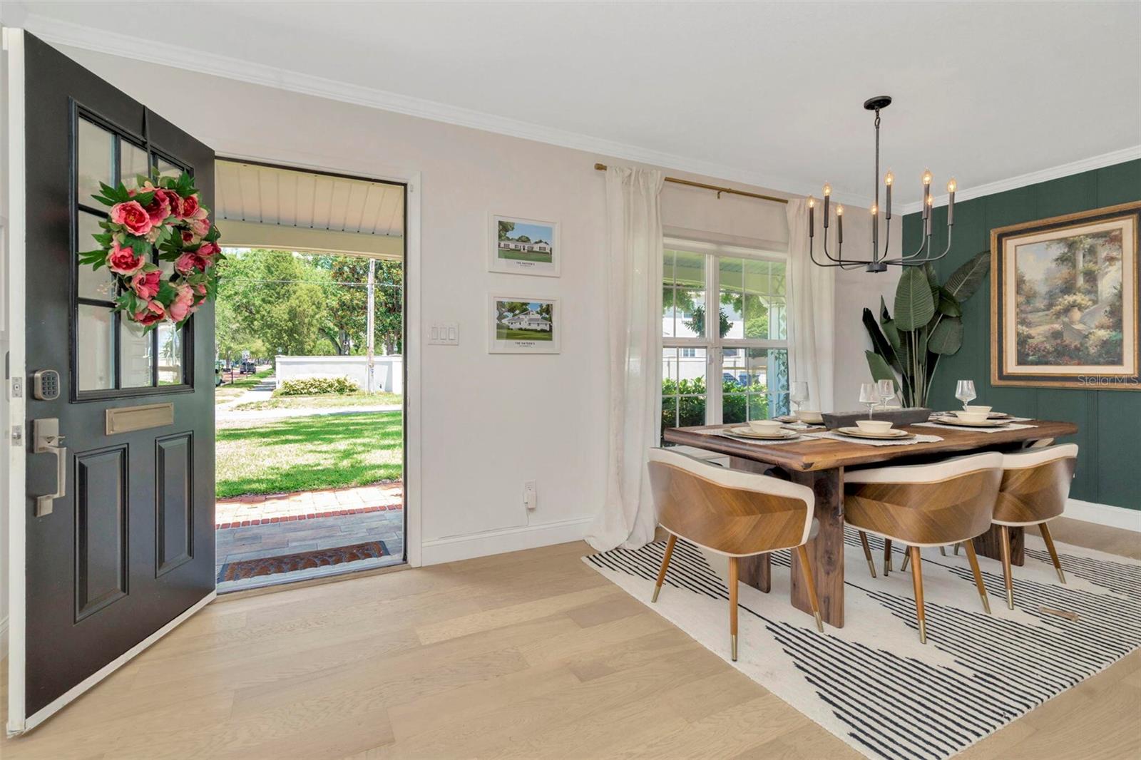 Listing photo id 1 for 709 Himes Avenue