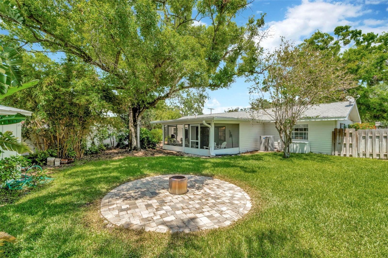 Listing photo id 38 for 709 Himes Avenue