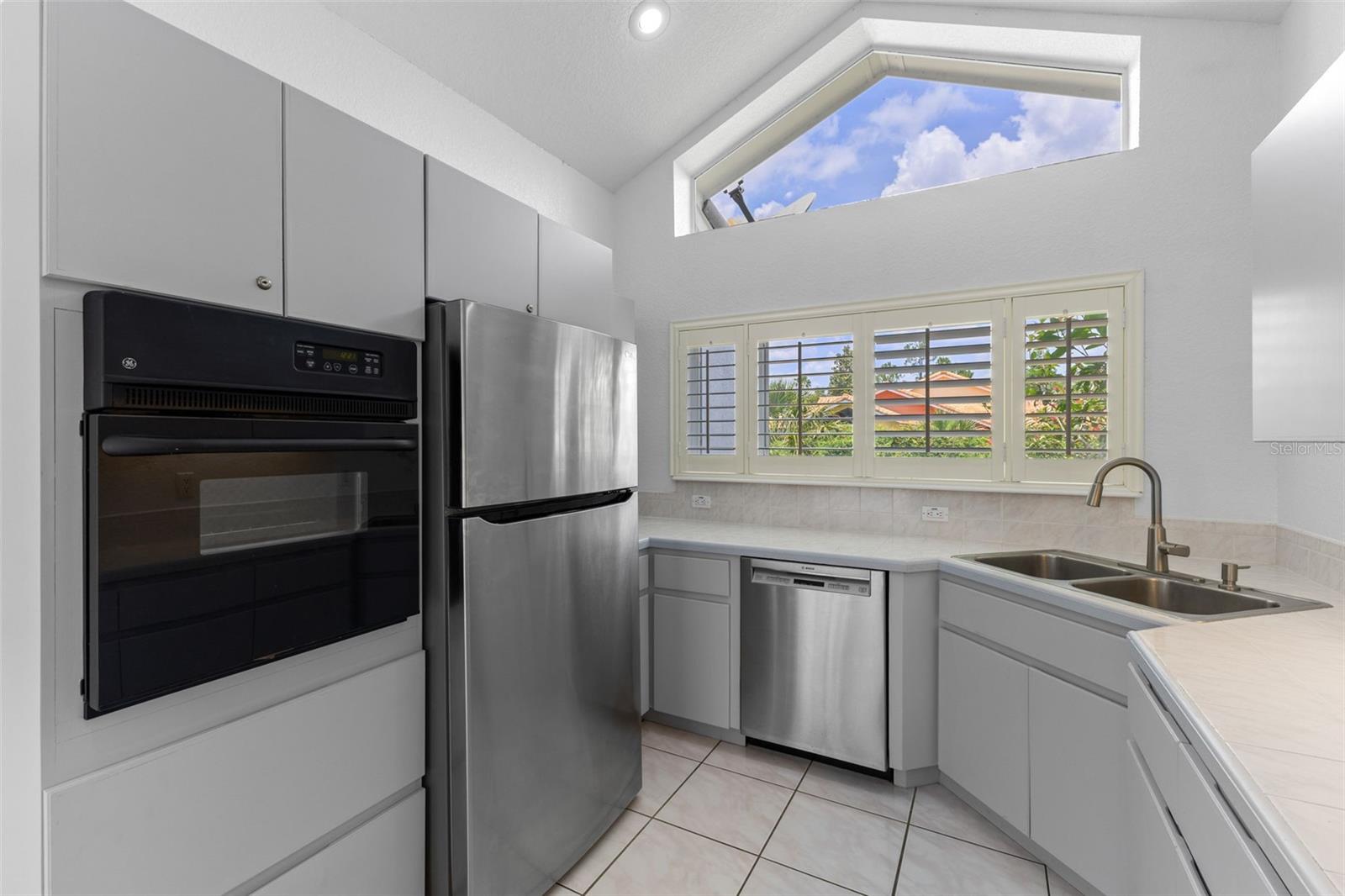 Image 11 of 34 For 12508 Lake Denise Boulevard