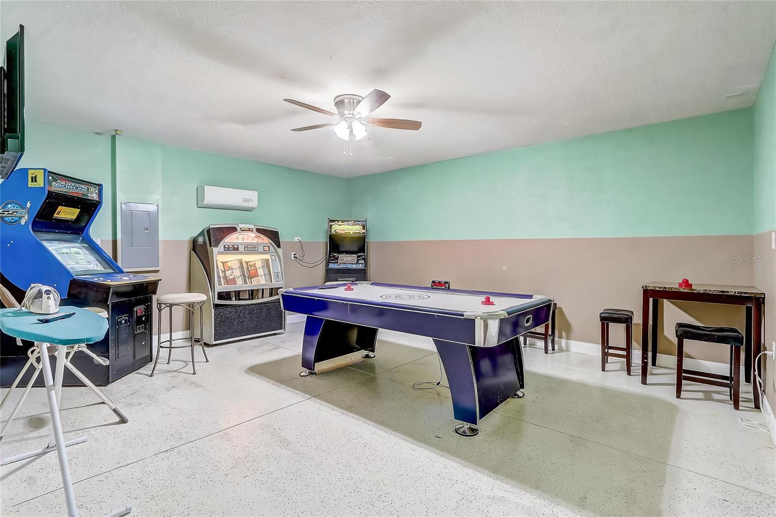 Image 33 of 63 For 927 Orange Cosmos Boulevard