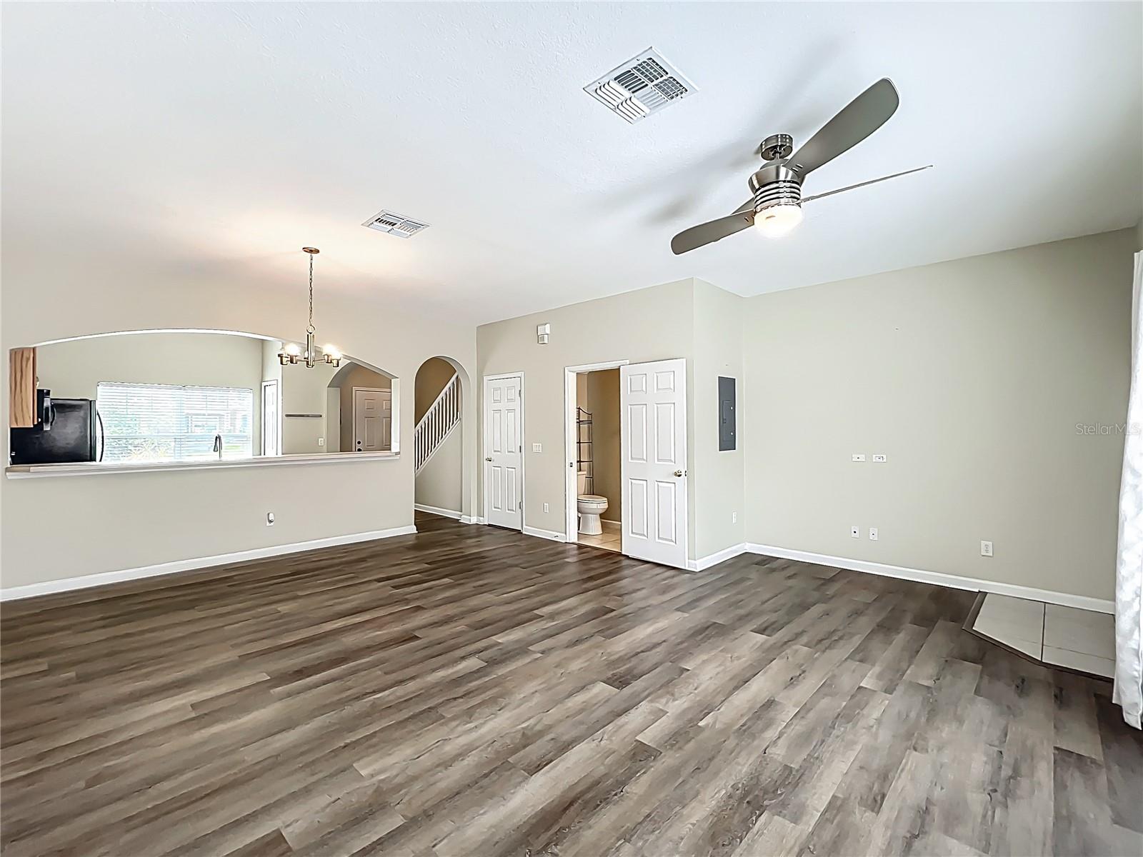 Image 16 of 97 For 16724 Cedar Crest Drive