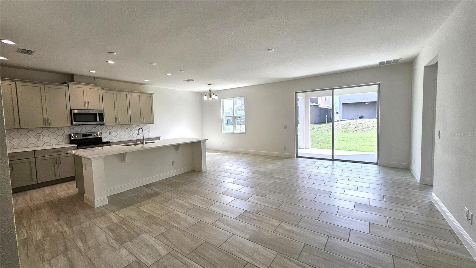 Image 10 of 43 For 7831 Syracuse Drive