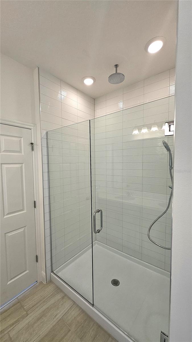 Image 17 of 43 For 7831 Syracuse Drive