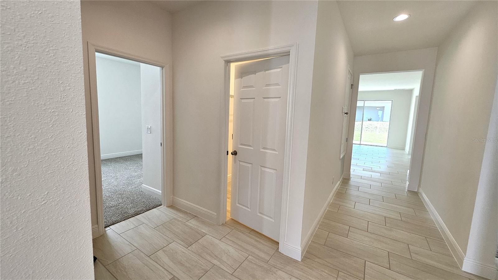 Image 7 of 43 For 7831 Syracuse Drive
