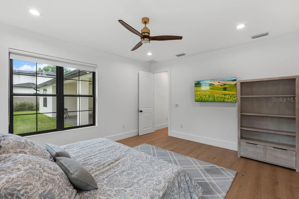 Image 12 of 23 For 5237 Haverill Drive
