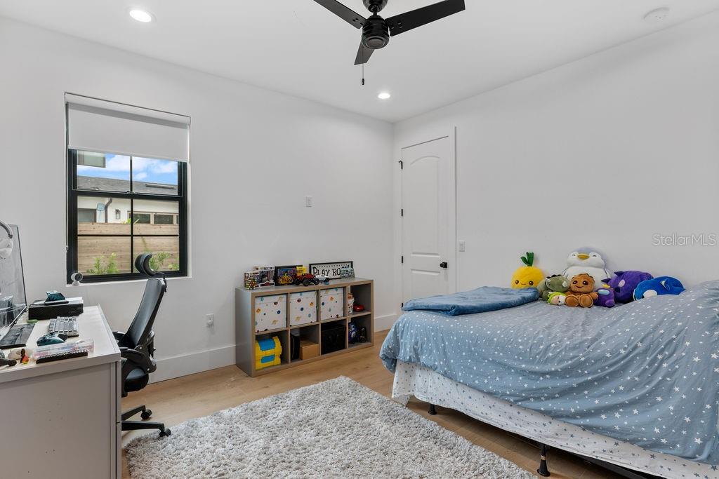 Image 18 of 23 For 5237 Haverill Drive