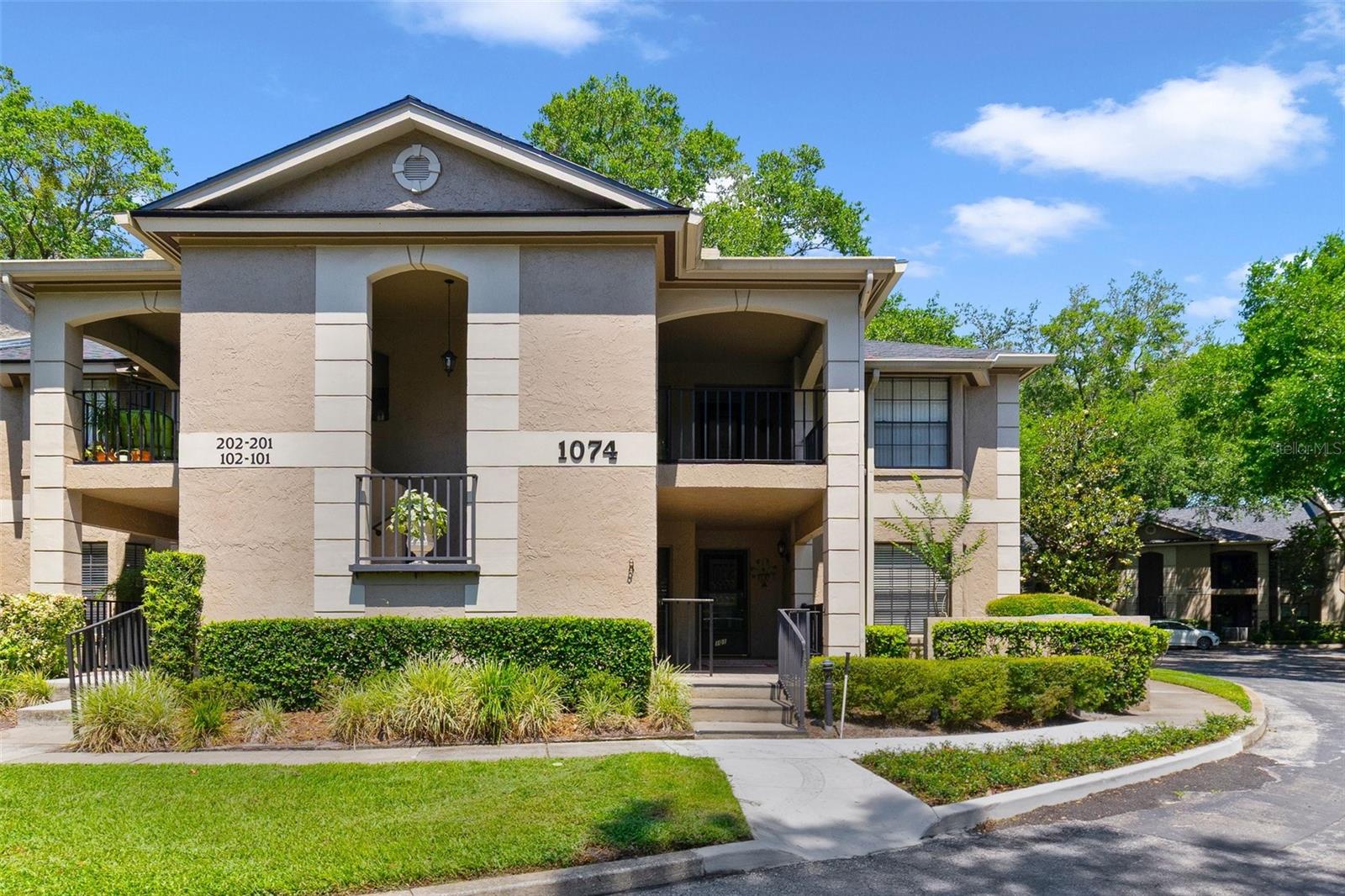 Image 2 of 21 For 1074 Kensington Park Court 101