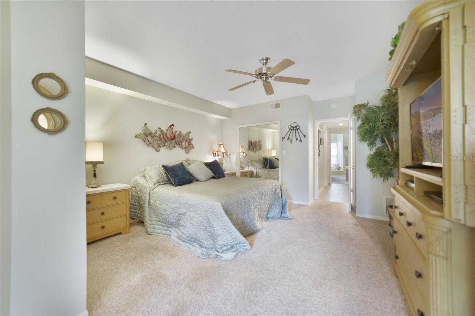 Image 9 of 21 For 1074 Kensington Park Court 101
