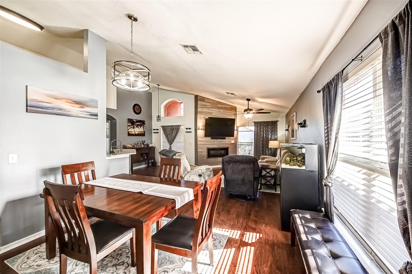 Image 3 of 16 For 156 Carrera Avenue