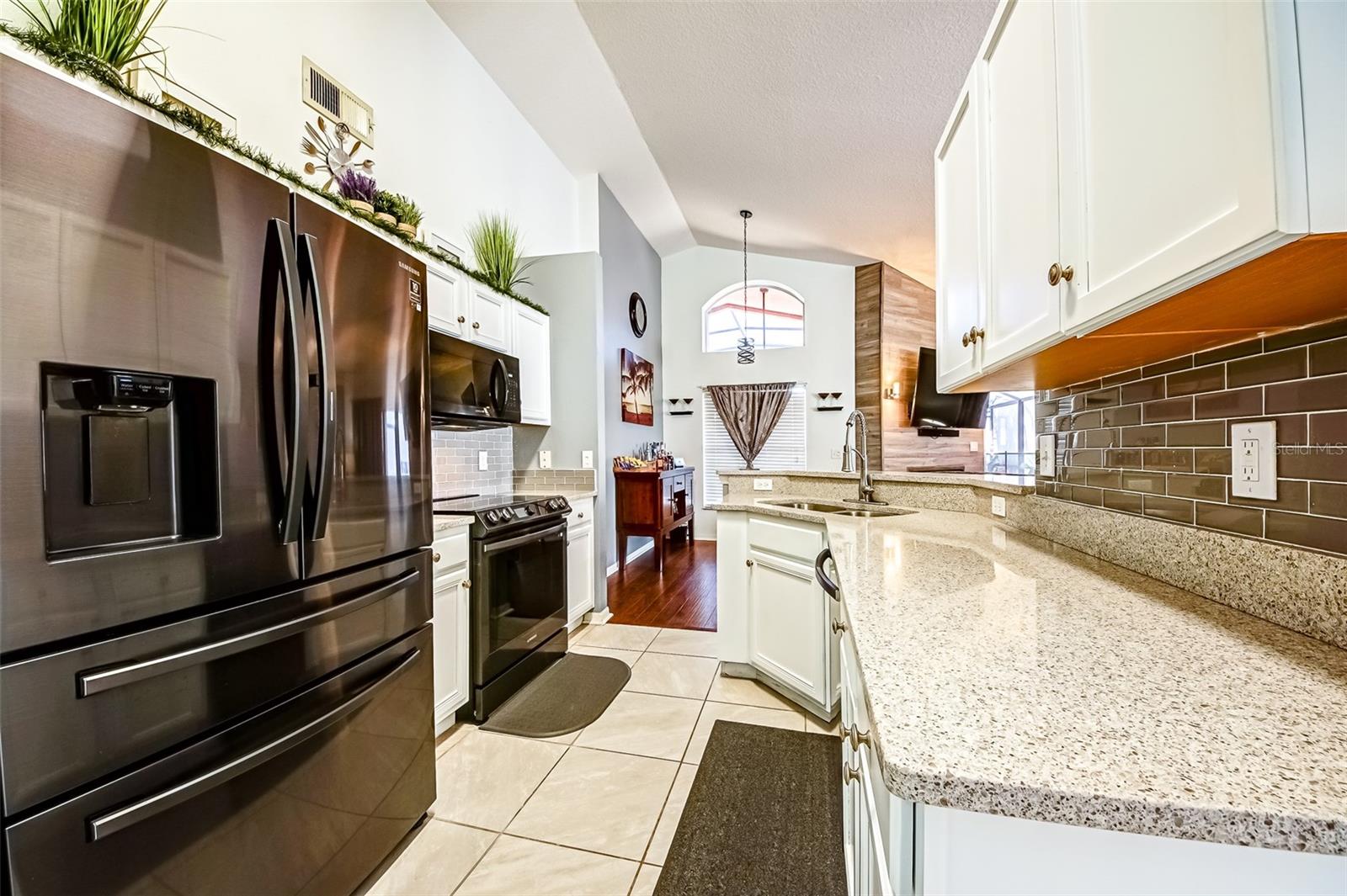 Image 5 of 16 For 156 Carrera Avenue