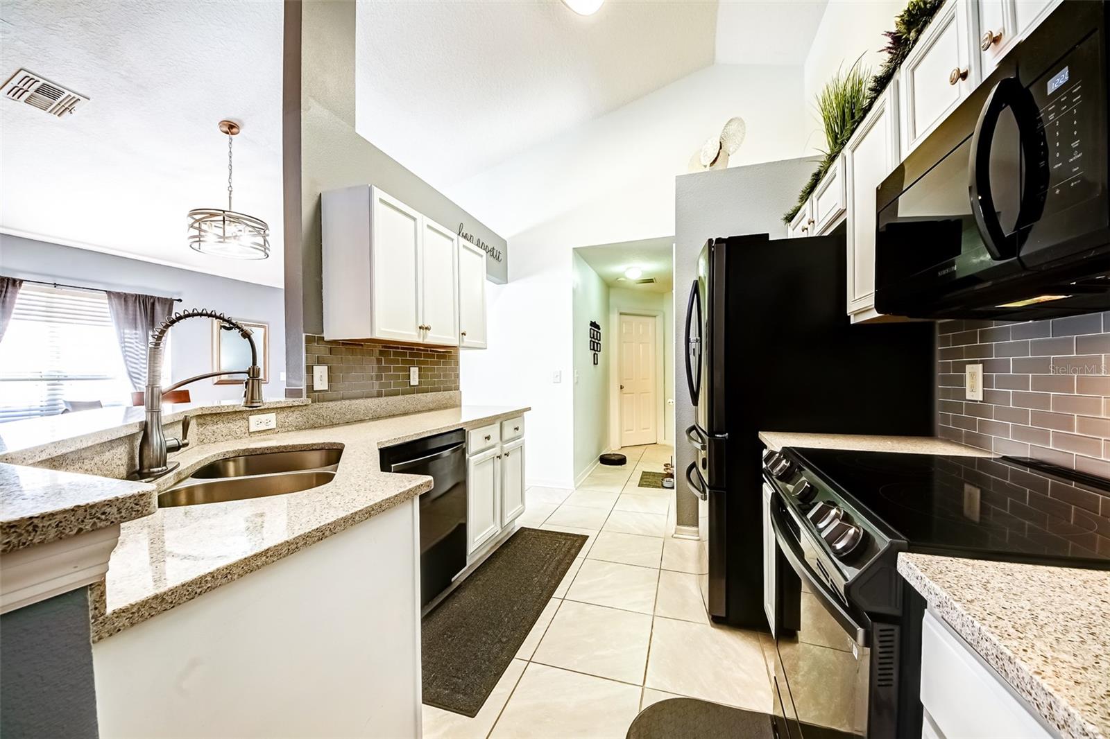 Image 6 of 16 For 156 Carrera Avenue
