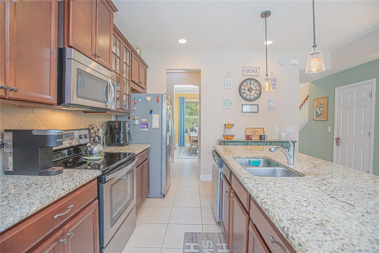 Image 11 of 41 For 10520 Burrows Street