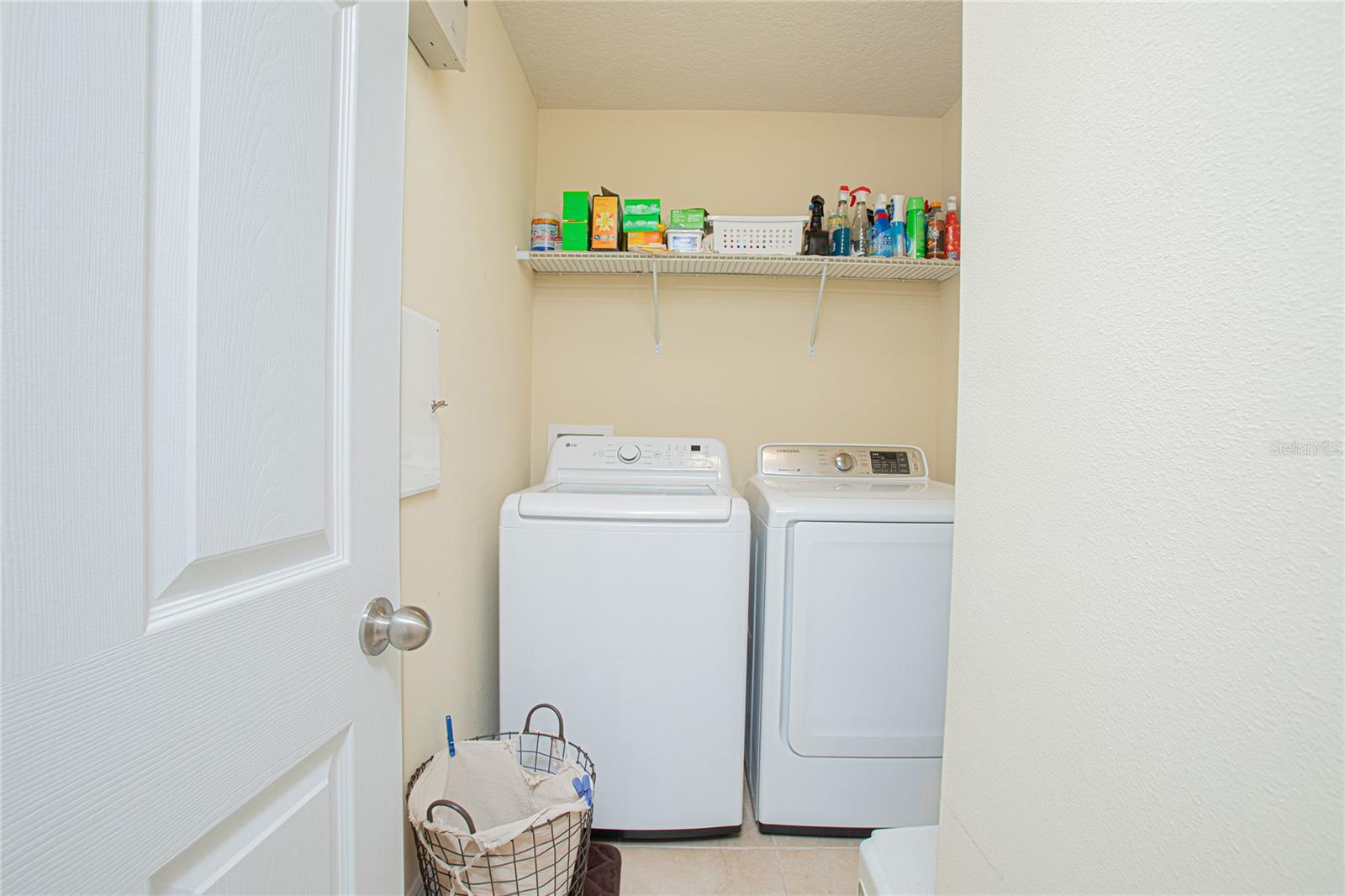 Image 21 of 41 For 10520 Burrows Street