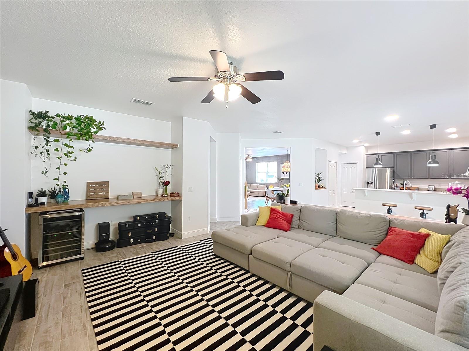 Image 18 of 41 For 11868 Thatcher Avenue