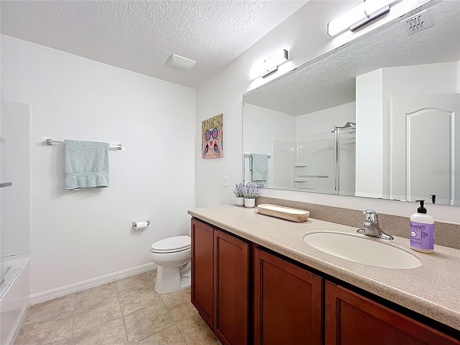 Image 31 of 41 For 11868 Thatcher Avenue