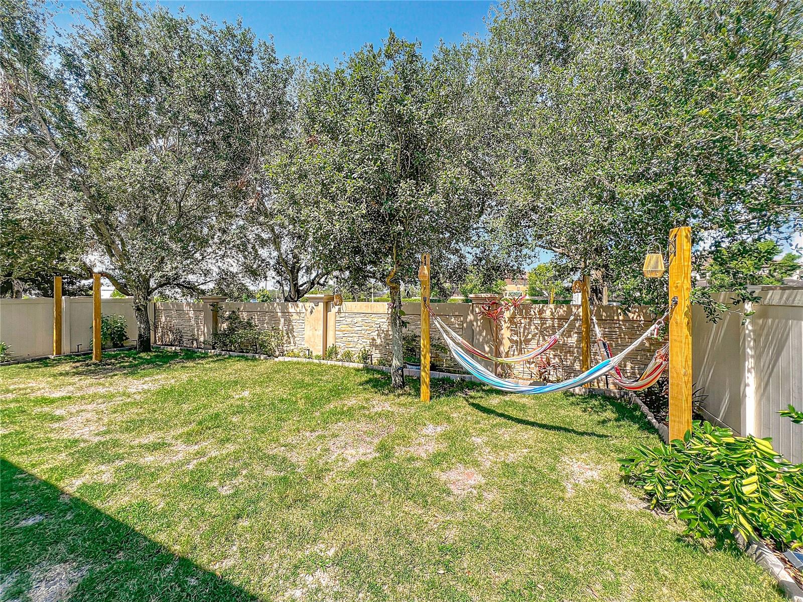 Image 34 of 41 For 11868 Thatcher Avenue