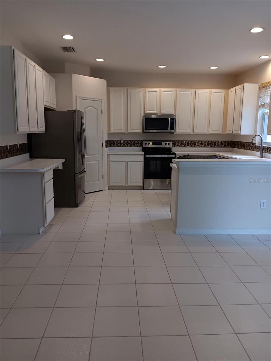 Image 11 of 43 For 10415 Lucaya Drive