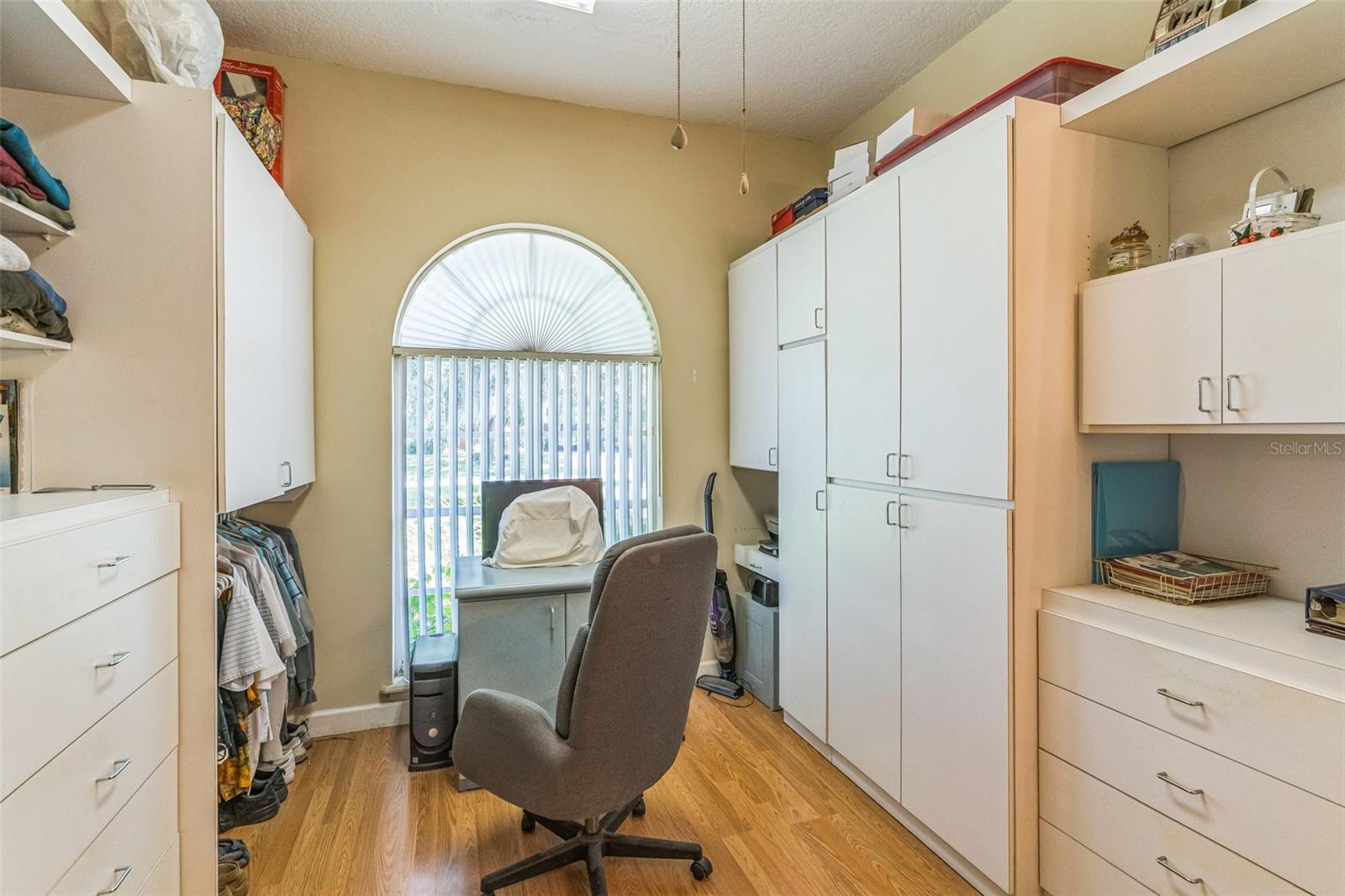 Image 22 of 31 For 34239 Woodridge Lane