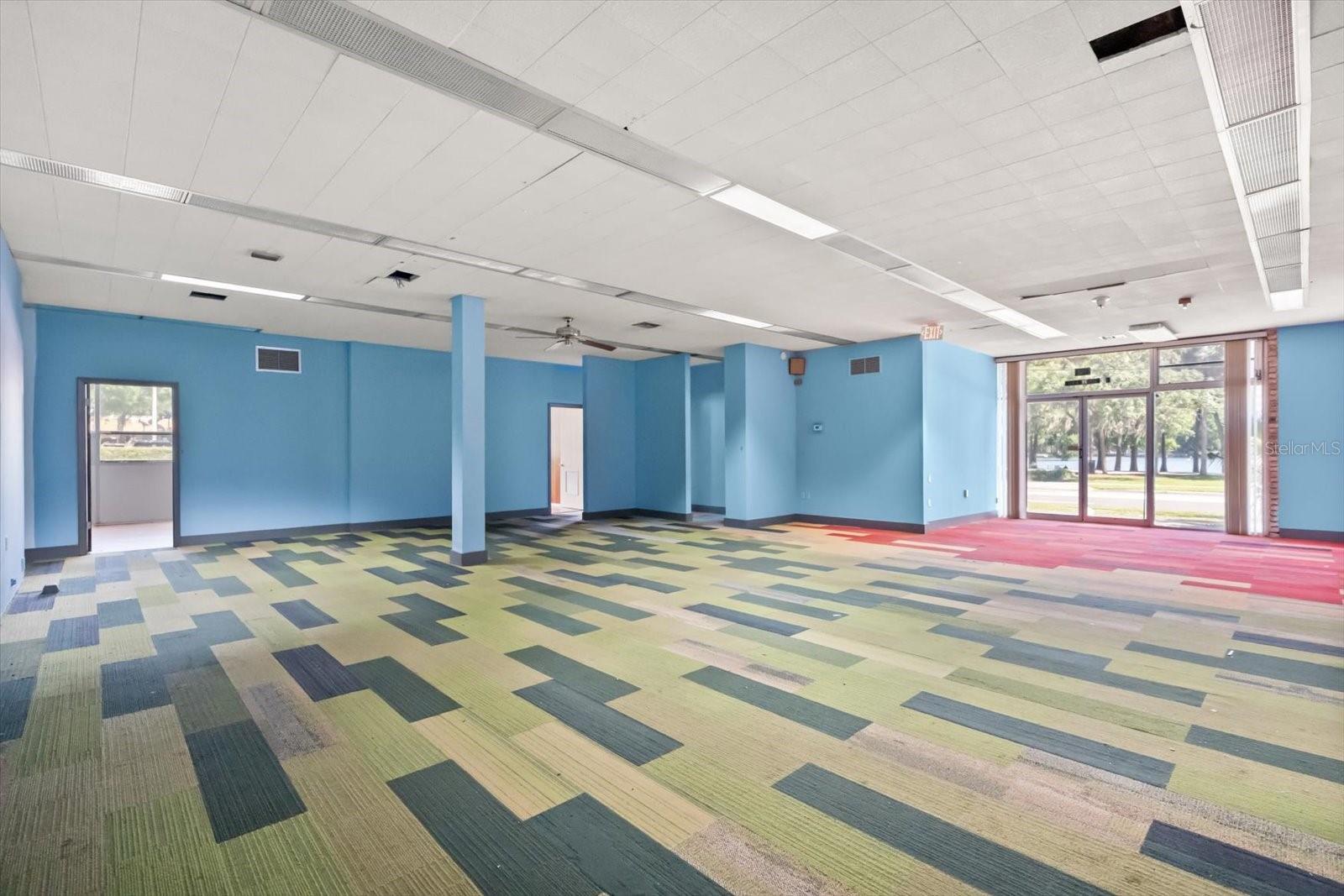 Image 12 of 20 For 421 Robinson Street